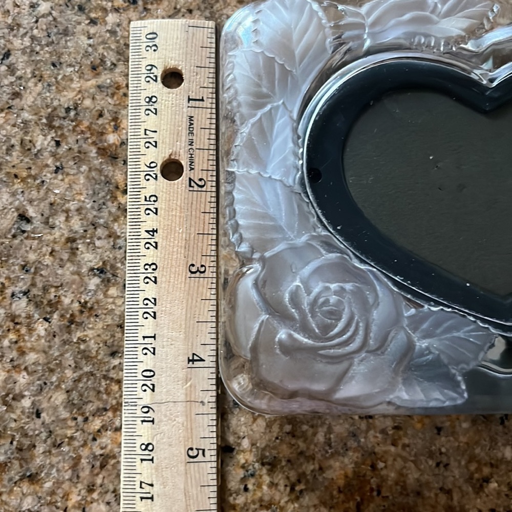 Frosted Crystal Roses Heart Frame - Picture 4 of 4